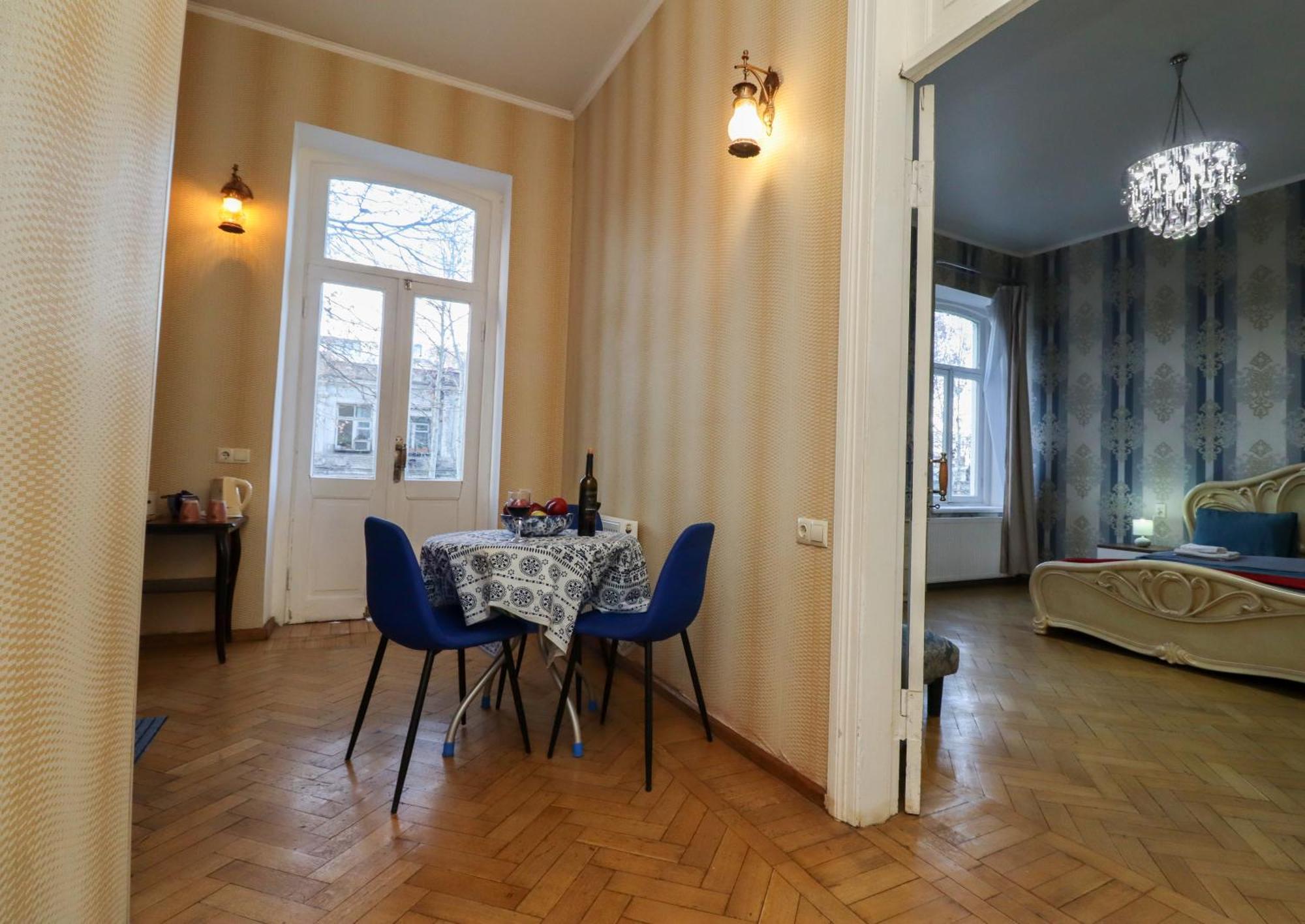 Leon Rooms Tbilisi Buitenkant foto