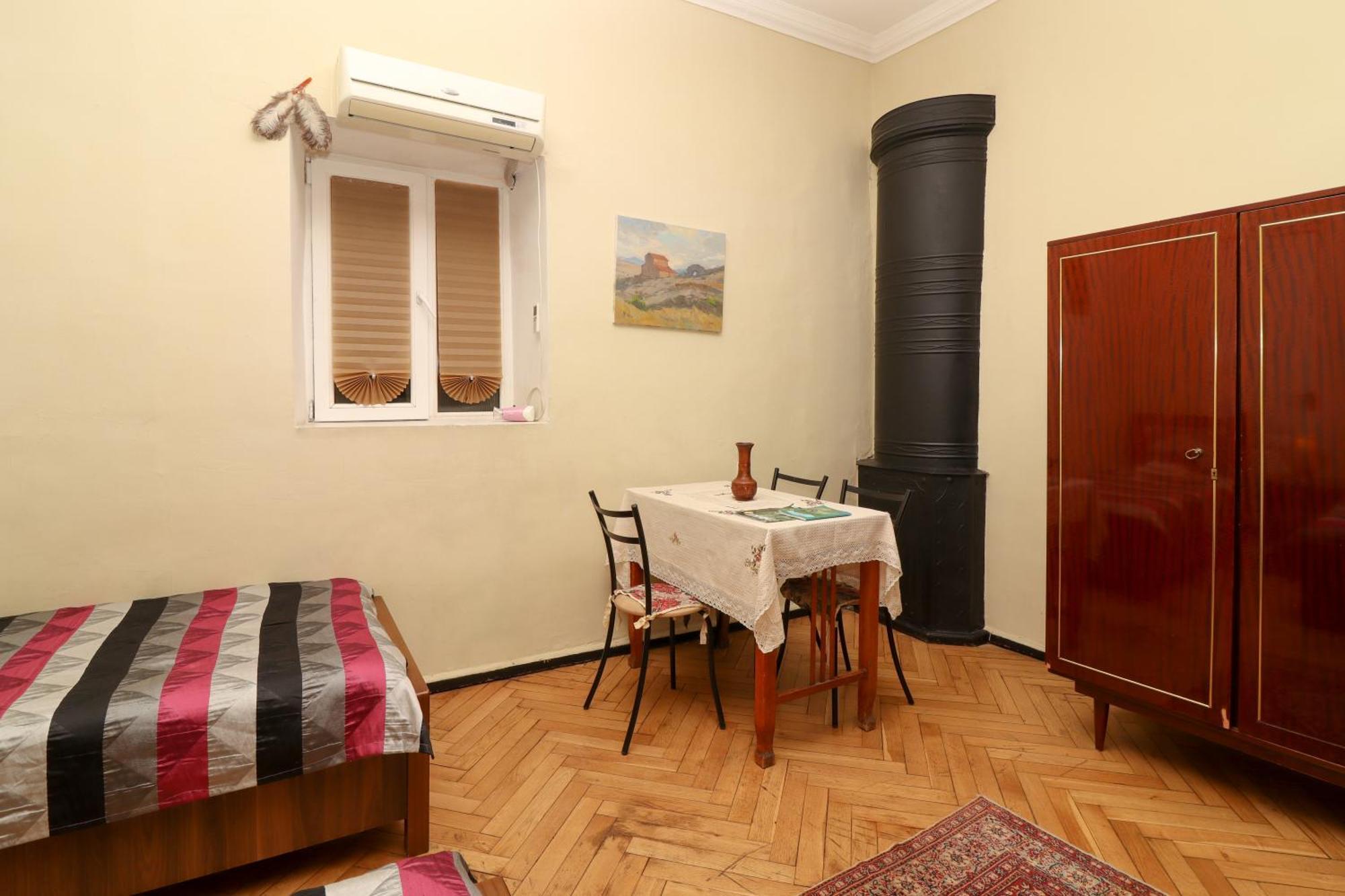Leon Rooms Tbilisi Buitenkant foto